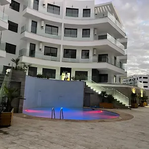Cozy With Swimming Pool Appartement
